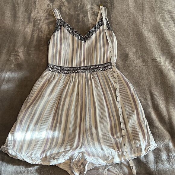 Japna short romper. Size small - Picture 2 of 6